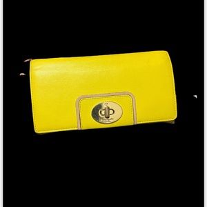 Kate spade turnlock Mara  Hampton wristlet